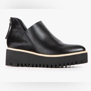 All Black Flat Form Jungle Tread Shooties. EUC.  Women’s size 8.